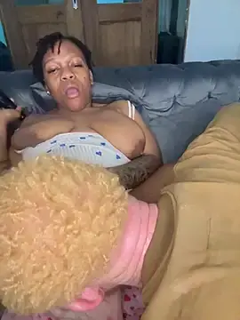 Stripchat Free Live Porn of BonnyMolhada