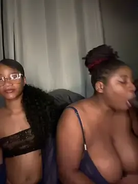 Stripchat Sex Cam of BonnyMolhada