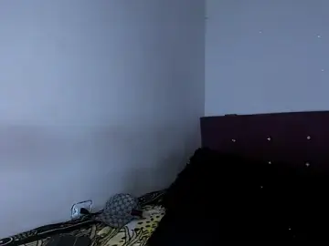 Stripchat Free Porn Cam of HeellBoy_