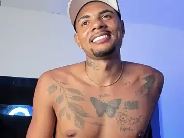 Stripchat Free Porn Cam of TysonWalkers
