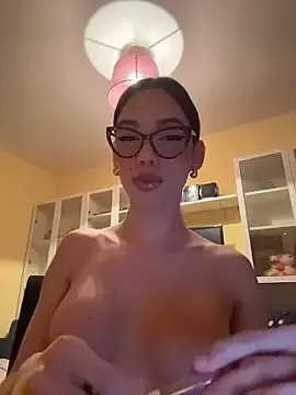 Stripchat Free Porn Cam of Carlita_cute