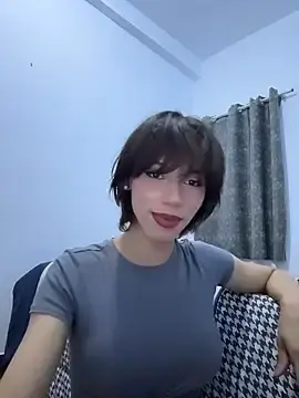 Stripchat Live Sex Cam of Carlita_cute