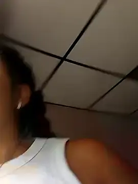 Stripchat Live Sex Cam of stefanie010