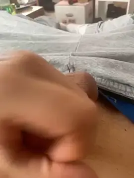 Stripchat Live Sex Cam of 18yogermann