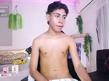 Stripchat Free Live Porn of huge_armound
