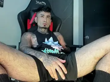 Stripchat Free Porn Cam of sergiio_mesa27