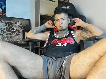 Stripchat Live Sex Cam of sergiio_mesa27