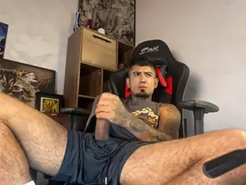 Stripchat Adult Video Chat of sergiio_mesa27