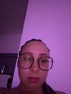 Stripchat Live Sex Cam of queenlo_xxx