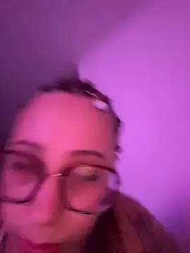 Stripchat Live Sex Cam of queenlo_xxx