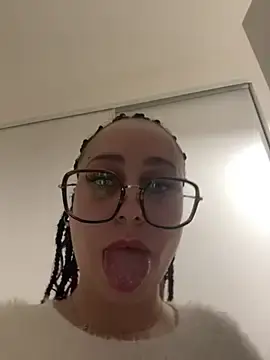 Stripchat Free Porn Cam of queenlo_xxx