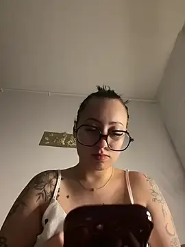Stripchat Live Sex Cam of queenlo_xxx