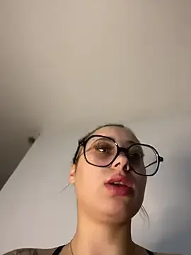 Stripchat Watch Live Sex Cams of queenlo_xxx