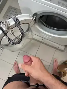 Stripchat Watch Live Sex Cams of swissboy22