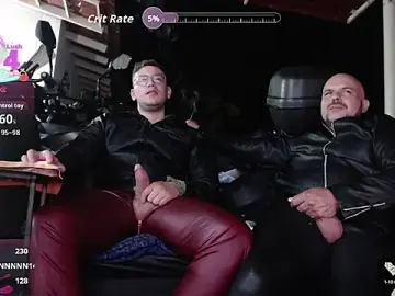 Stripchat Nude Webcam of Neil_and_isaac