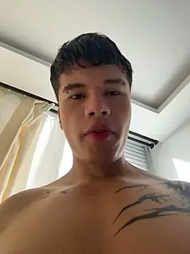 Stripchat Sex Cam of Logan_smith1