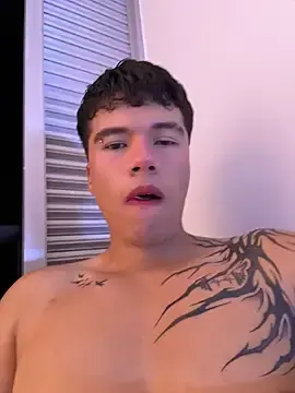 Stripchat Live Sex Cam of Logan_smith1