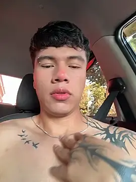 Stripchat Live Sex Cam of Logan_smith1