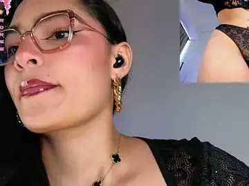 Stripchat Live Porn of LunaAspen_