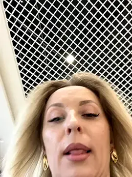 Stripchat Live Porn of VikaBunny1