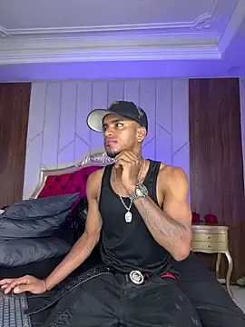 Stripchat Live Porn of AaronCruz_