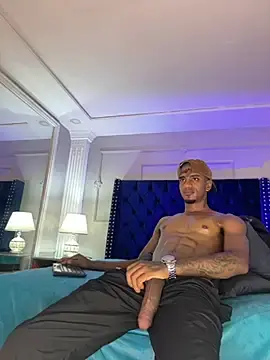 Stripchat Adult Webcam of AaronCruz_