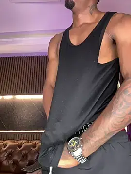 Stripchat Best live sex cam show of AaronCruz_