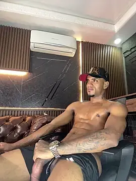 Stripchat Live Porn of AaronCruz_