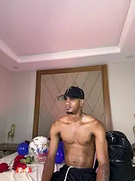 Stripchat Live Sex of AaronCruz_