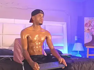 Stripchat Live Sex of AaronCruz_