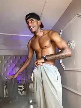 Stripchat Adult Webcam of AaronCruz_