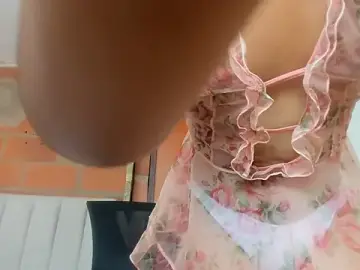 Stripchat Sex Cam of nairobbits
