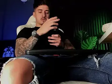 Stripchat Free Live Porn of uptomatty