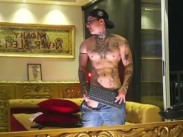 Stripchat Adult Webcam of dantecoppolaa_