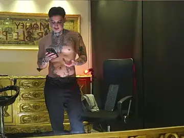 Stripchat Nude Webcam of dantecoppolaa_
