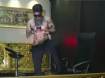 Stripchat Adult Webcam of dantecoppolaa_