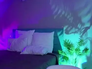 Stripchat Free Porn Cam of L1ittle_kitty_
