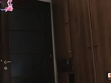Stripchat Free Porn Cam of L1ittle_kitty_