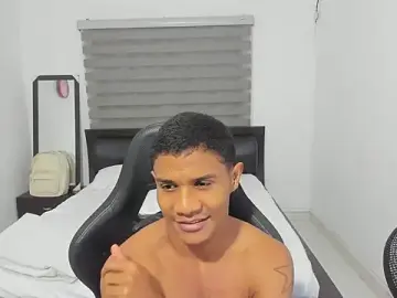 Stripchat Free Porn Cam of corzoethan