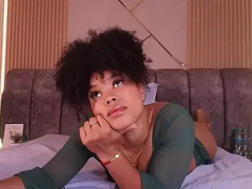 Stripchat Live Sex Cam of naia_blessed