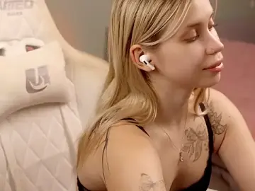 Stripchat Live Sex Cam of ho1yho1e
