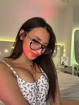 Stripchat Adult Webcams of Tiny_lilith