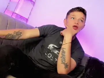 Stripchat Free Live Porn of Tim_wolf