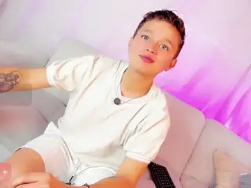 Stripchat Sex Cam of Tim_wolf