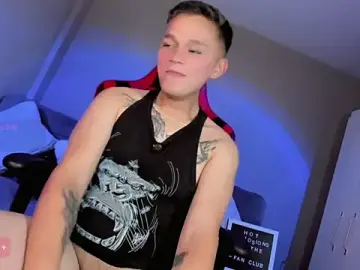 Stripchat Free Porn Cam of Tim_wolf
