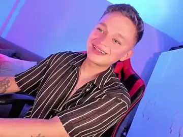 Stripchat Live Porn of Tim_wolf