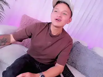 Stripchat Live Porn of Tim_wolf