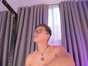 Stripchat Live Sex Cam of Thiago_jones