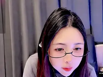 Stripchat Nude Webcam of candy-yiyi