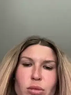 Stripchat Free Porn Cam of AngelMiaM